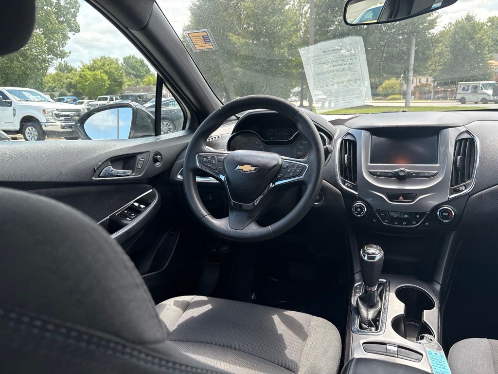 Used 2017 Gray Chevrolet LT image 9