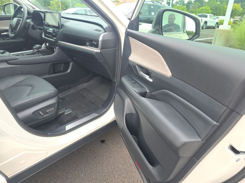 Used 2024 Toyota Grand Highlander SUV