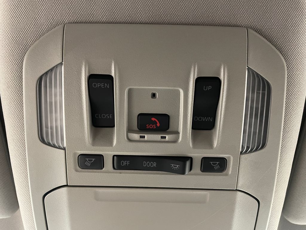 2024 Toyota Highlander XLE 32