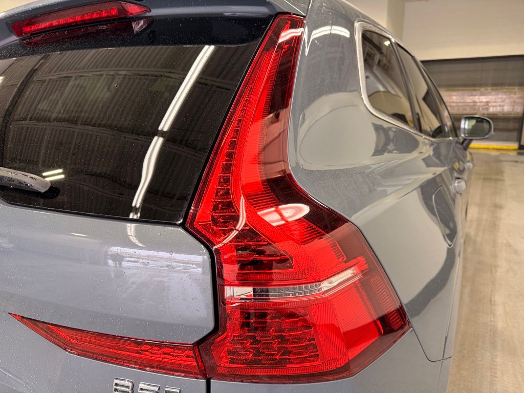 Thumbnail: 2023 Volvo XC60 - 5