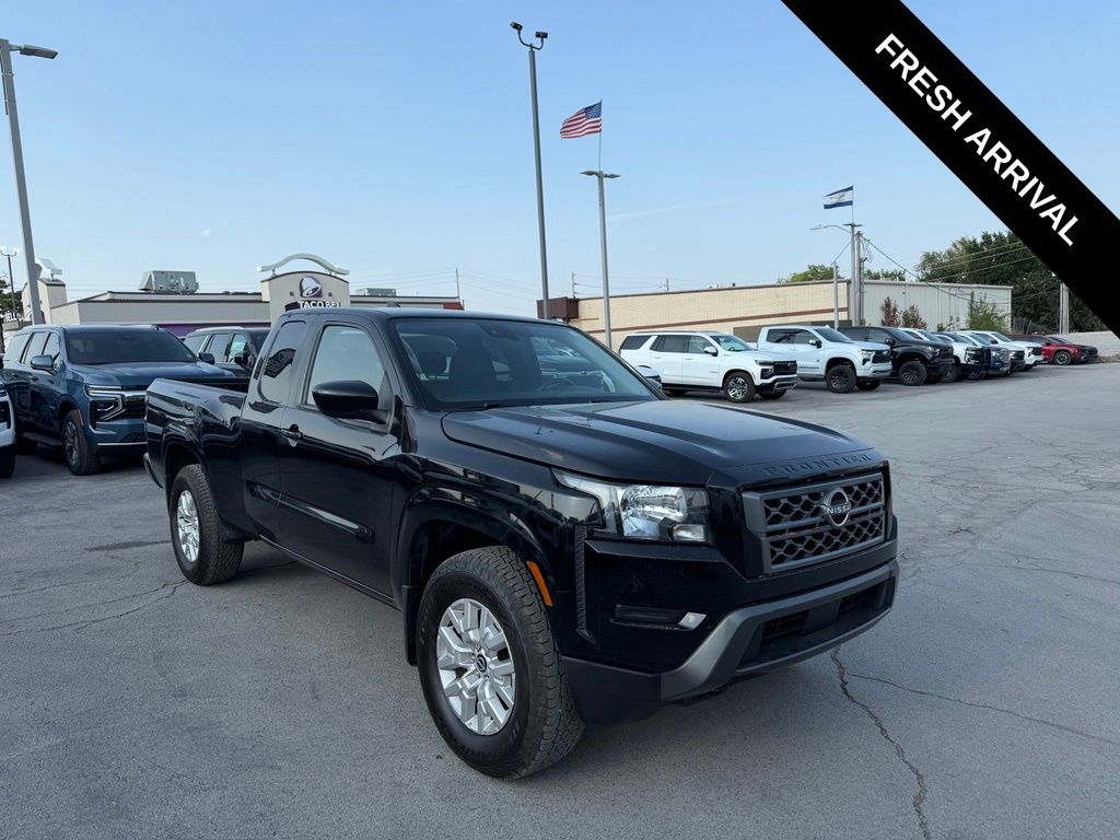 Super Black 2022 Nissan Frontier Pickup Truck Four-Wheel Drive 9-Speed Automatic