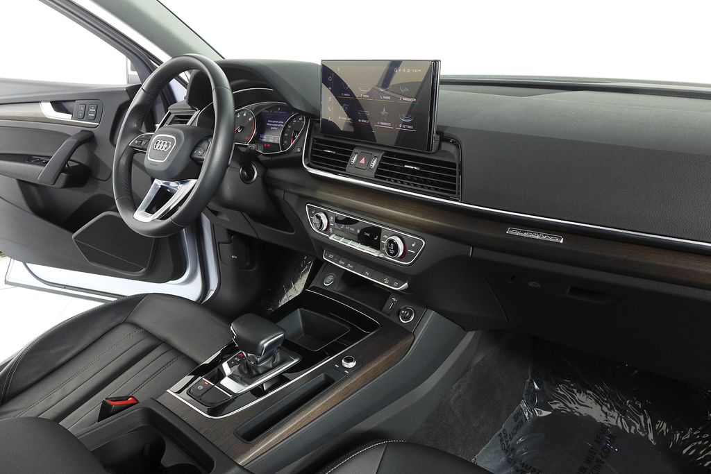 Thumbnail: 2023 Audi Q5 - 13