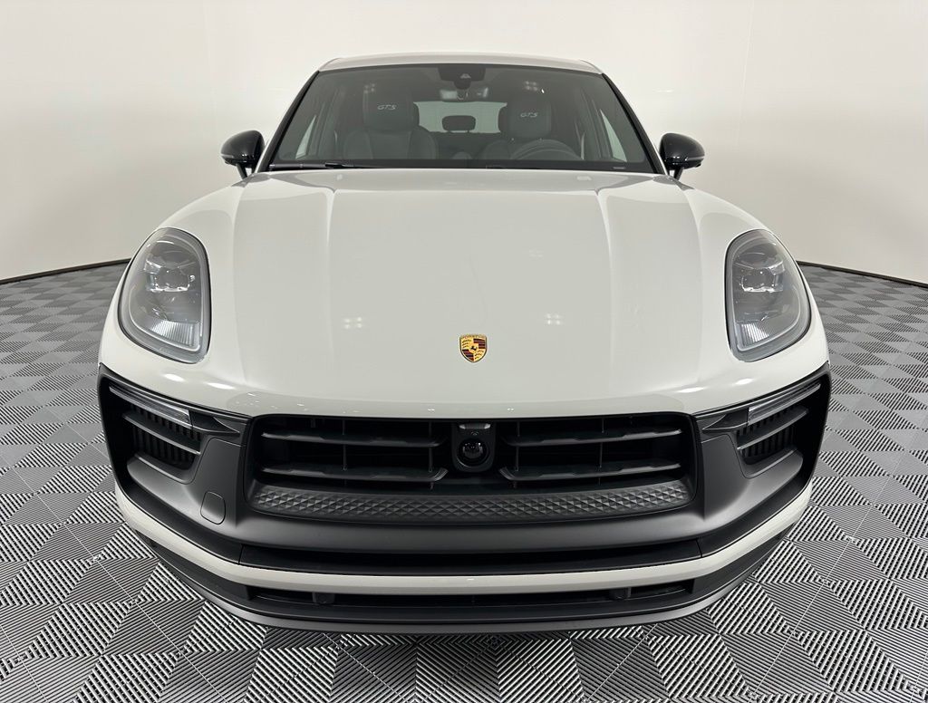Thumbnail: 2026 Porsche Macan - 8