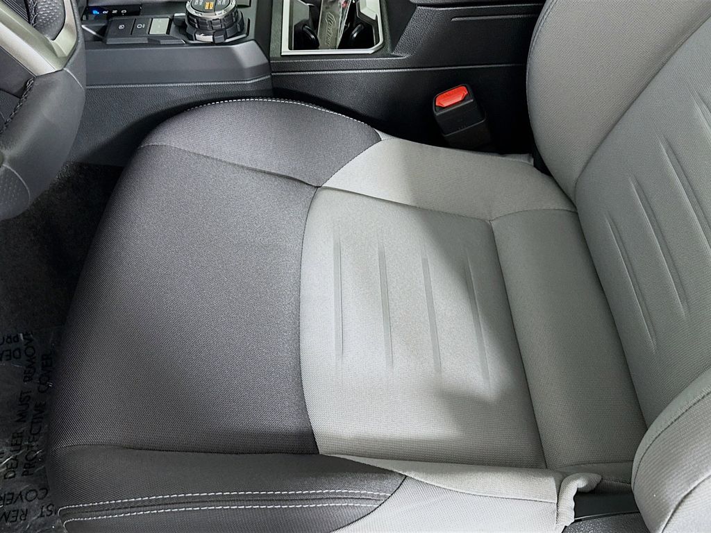 2025 Toyota Tacoma TRD Off Road - Photo 14