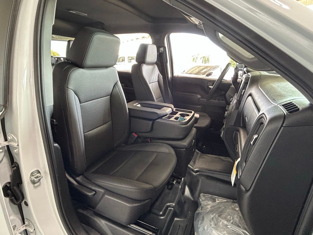 New 2026 Summit White Chevrolet Work Truck image 16