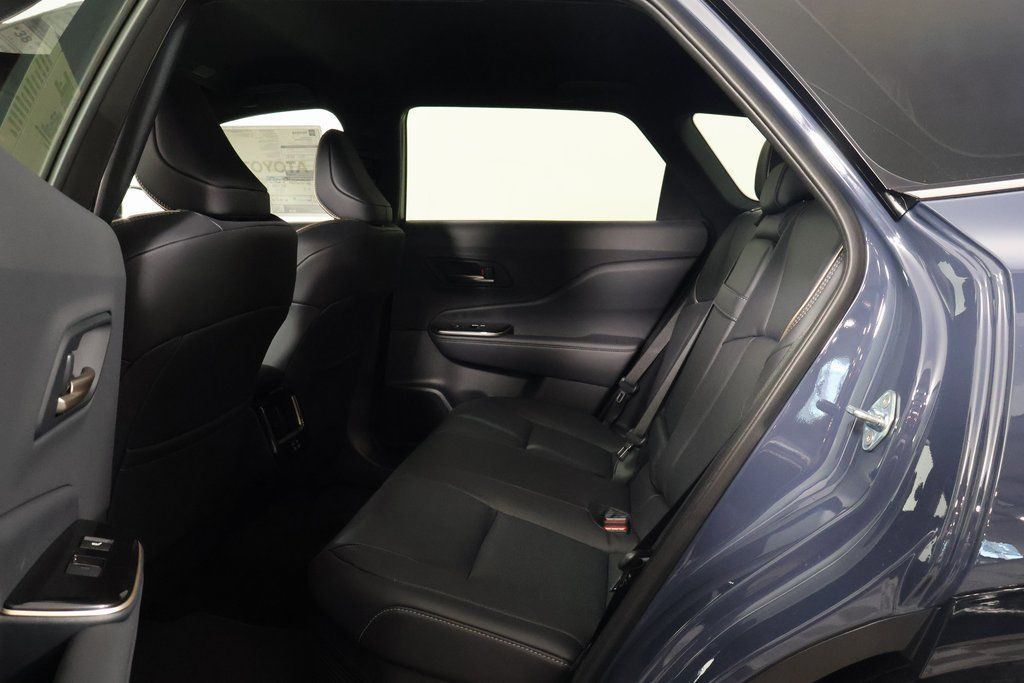 Thumbnail: 2025 Toyota Crown Signia - 6