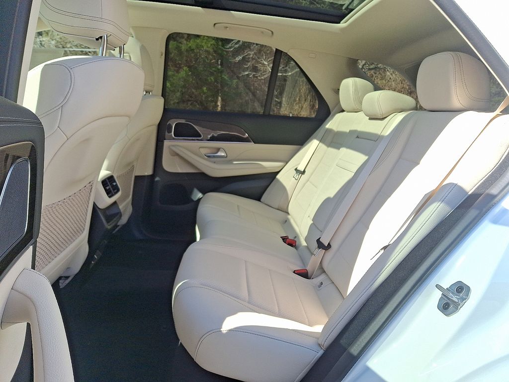 Thumbnail: 2026 Mercedes-Benz GLE - 5