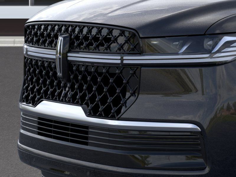 Thumbnail: 2025 Lincoln Navigator - 17