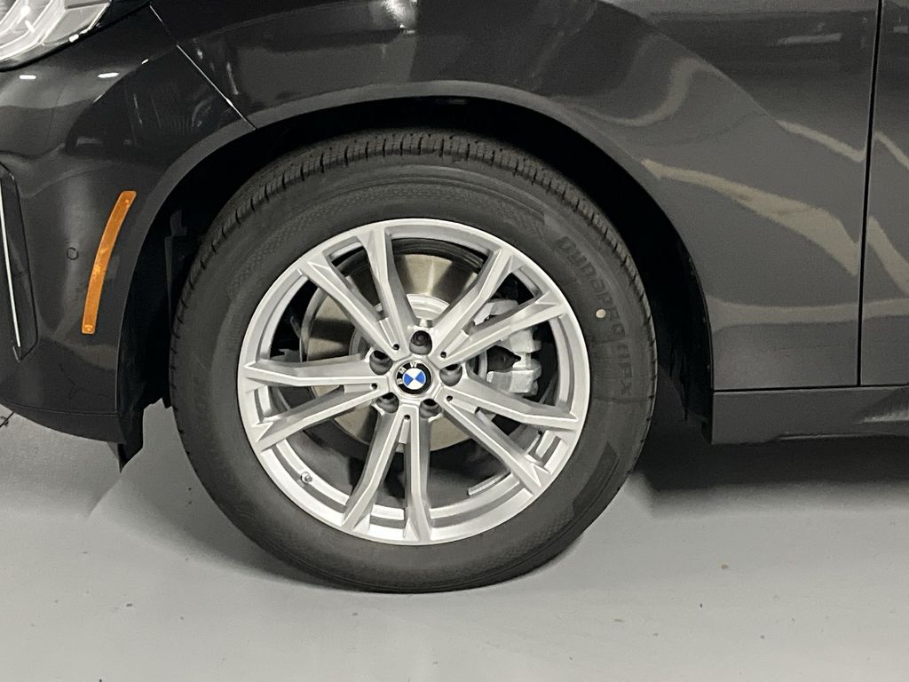 Thumbnail: 2025 BMW X3 - 10