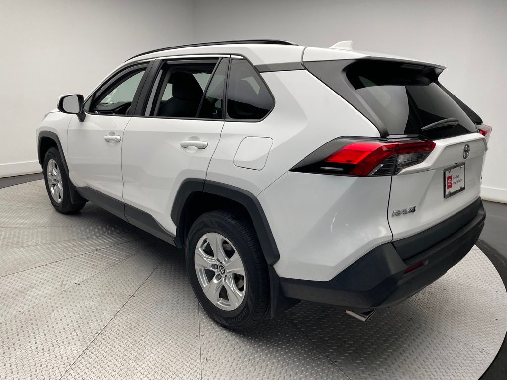 2021 Toyota RAV4 XLE 7