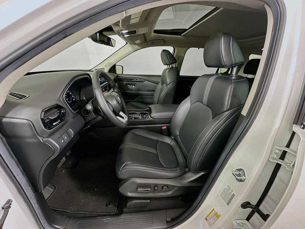 Thumbnail: 2025 Honda Pilot - 20