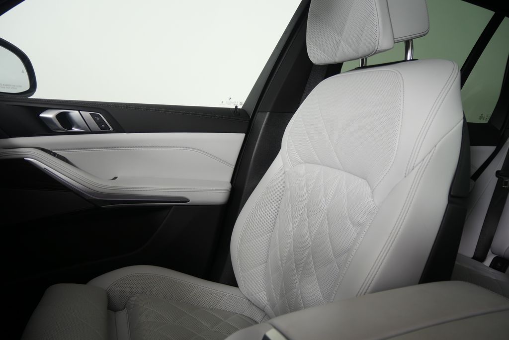 Thumbnail: 2025 BMW X5 - 25