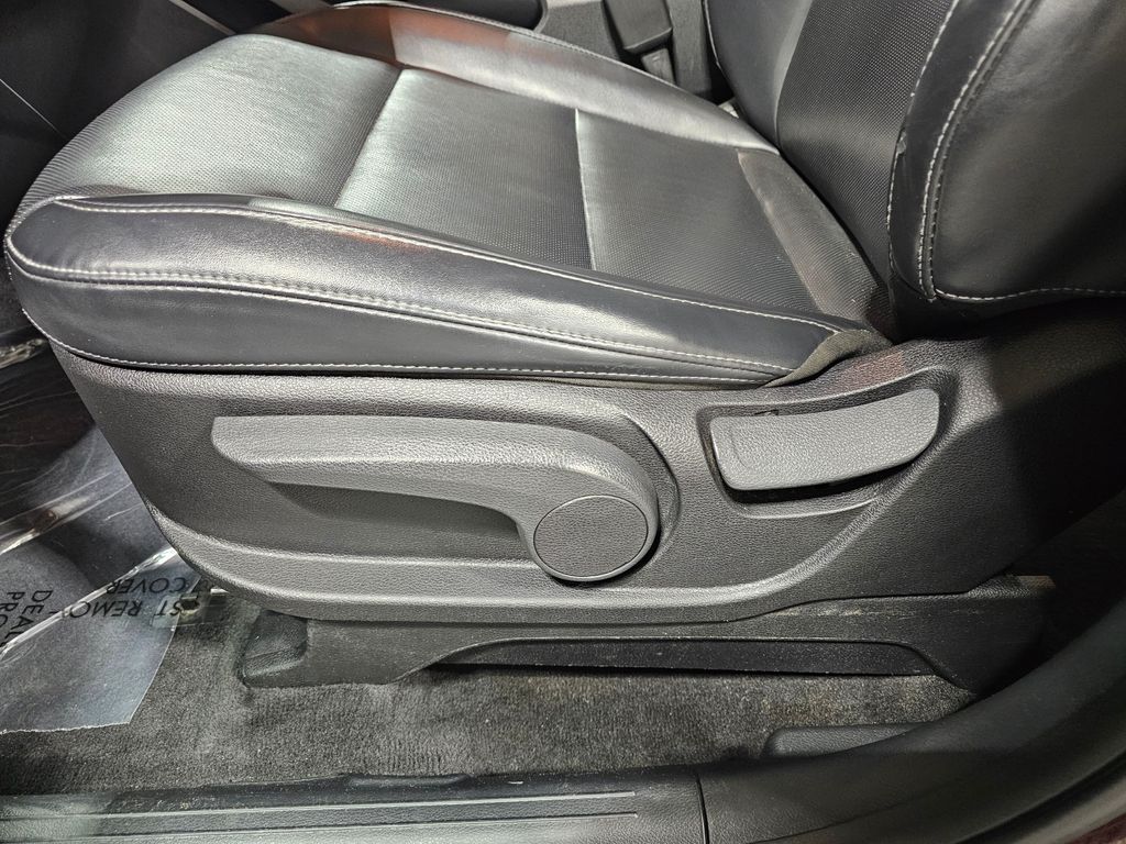 Used 2021 Purple Kia LX image 21