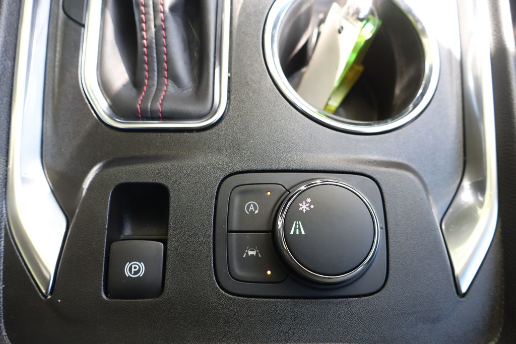 Thumbnail: 2023 Chevrolet Traverse - 24