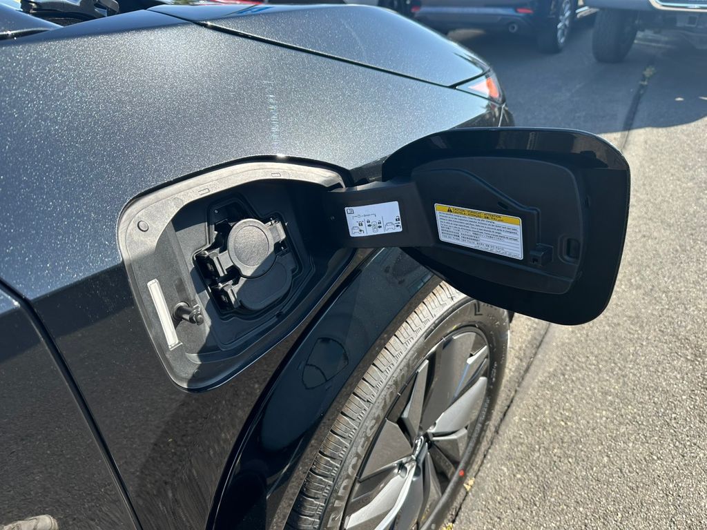 2025 Nissan Ariya PLATINUM+ e-4ORCE