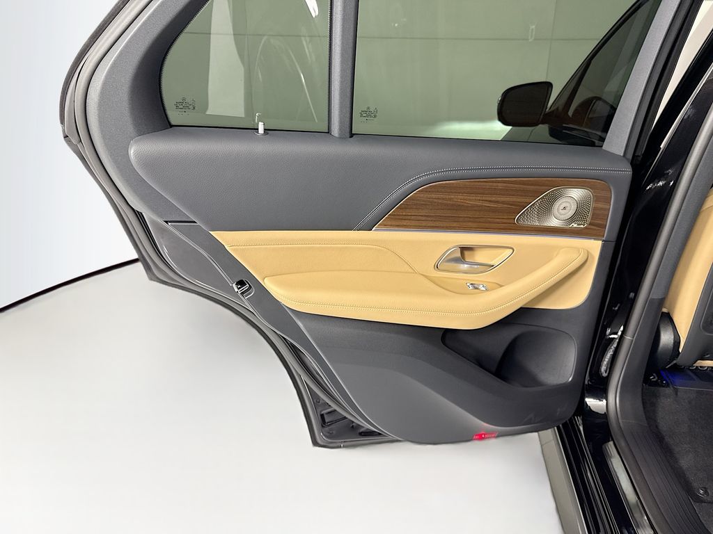 Thumbnail: 2026 Mercedes-Benz GLE - 28