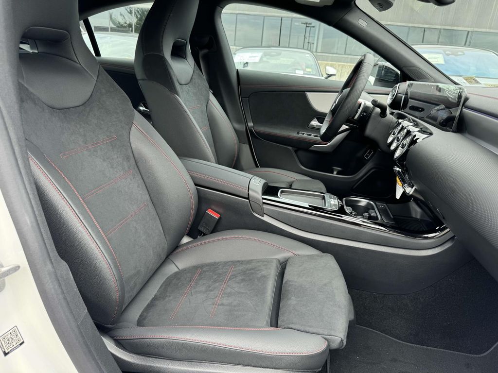 2025 Mercedes-Benz CLA 250 9