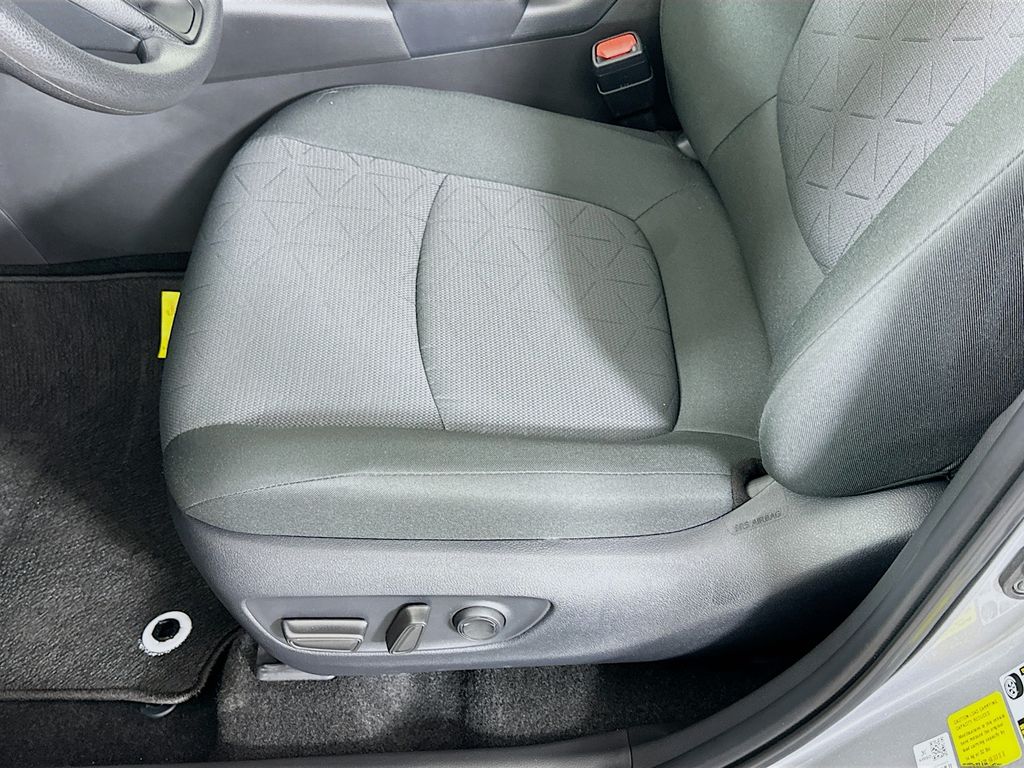 Thumbnail: 2025 Toyota RAV4 - 20