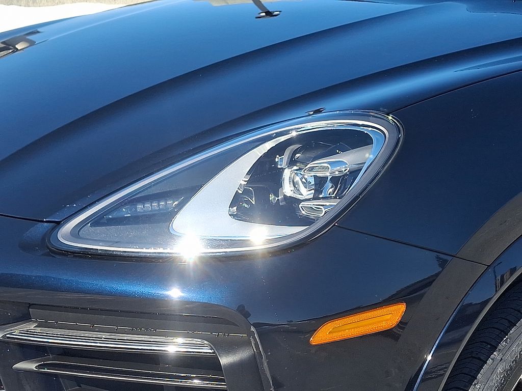 Thumbnail: 2022 Porsche Cayenne - 11