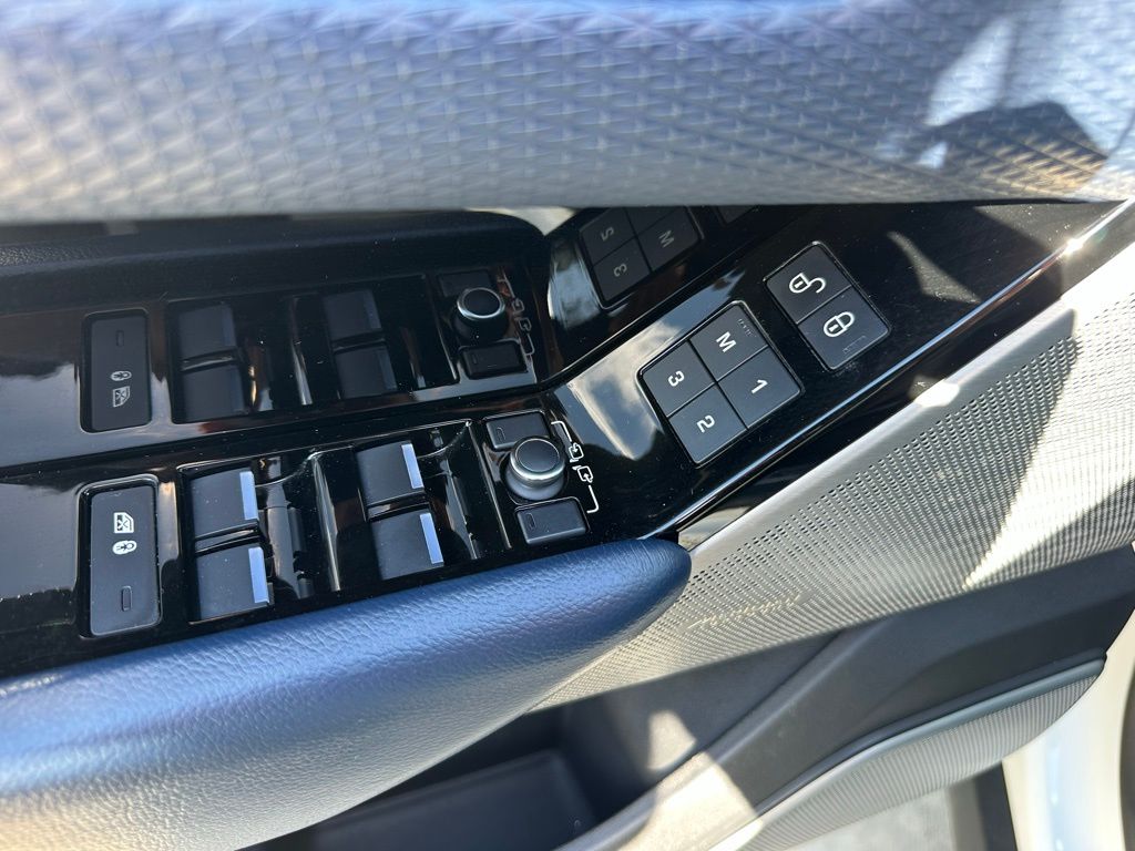 Thumbnail: 2019 Land Rover Range Rover Velar - 19