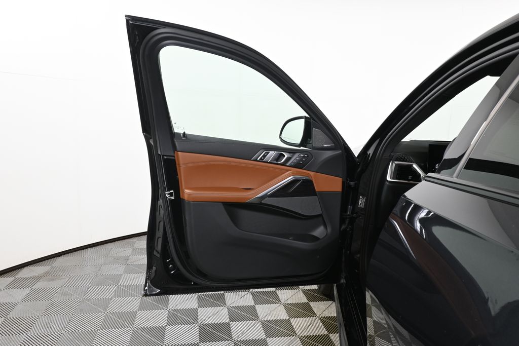 Thumbnail: 2027 BMW X6 - 23