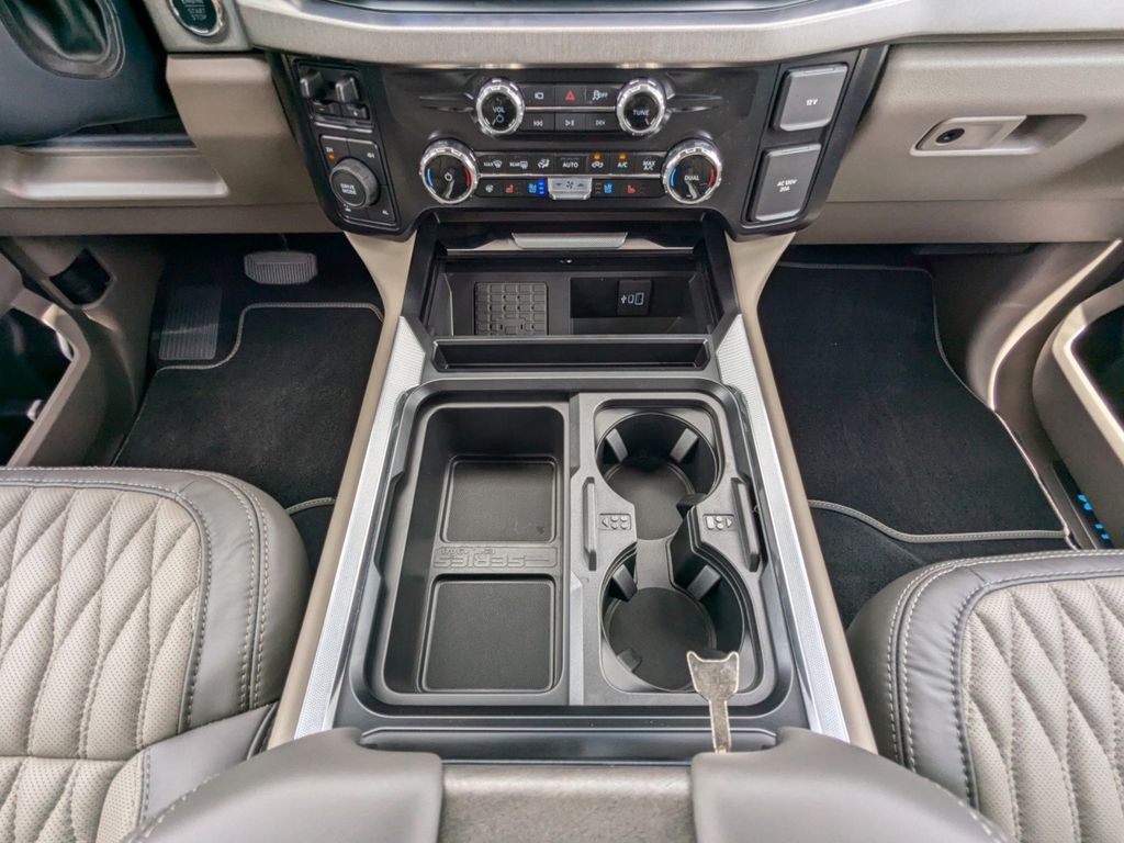 2025 Ford F-250 Super Duty Platinum