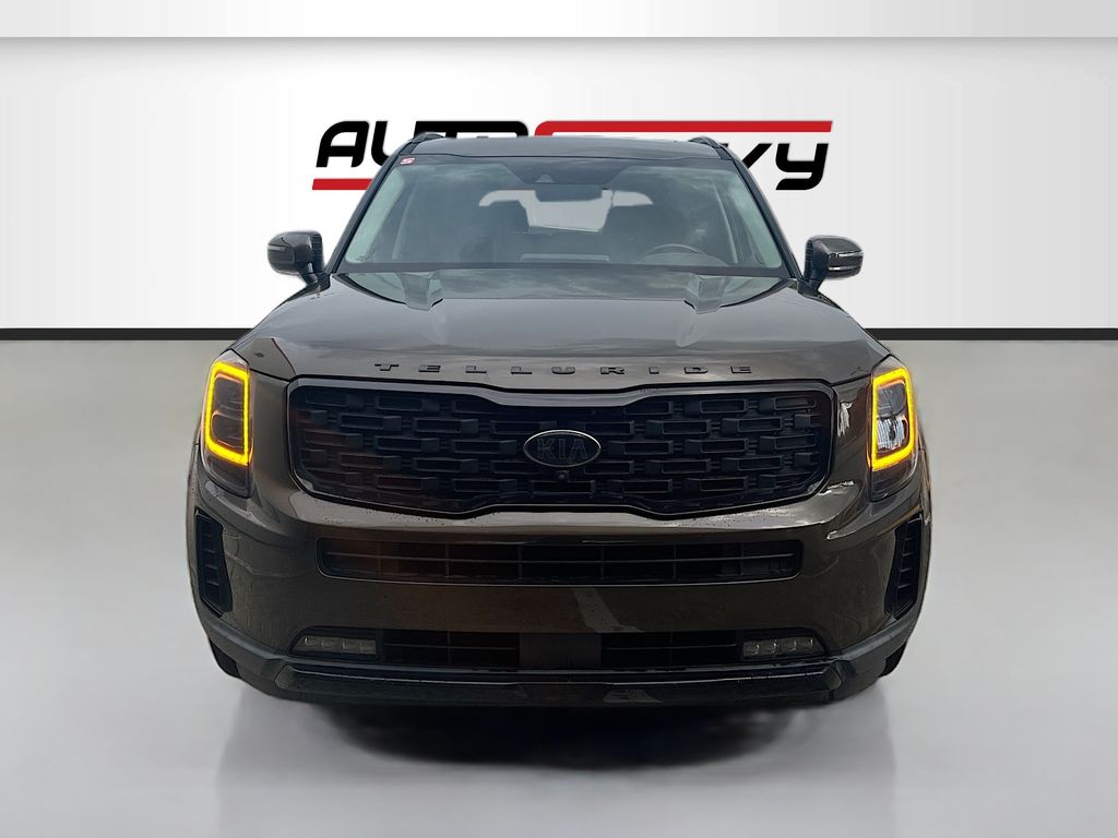 Used 2021 Green Kia SX image 2
