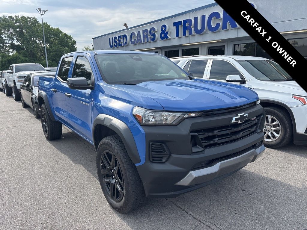Reef Blue Metallic 2025 Chevrolet Colorado Trail Boss Crew Cab 4WD Pickup Truck Four-Wheel Drive 8-Speed Automatic