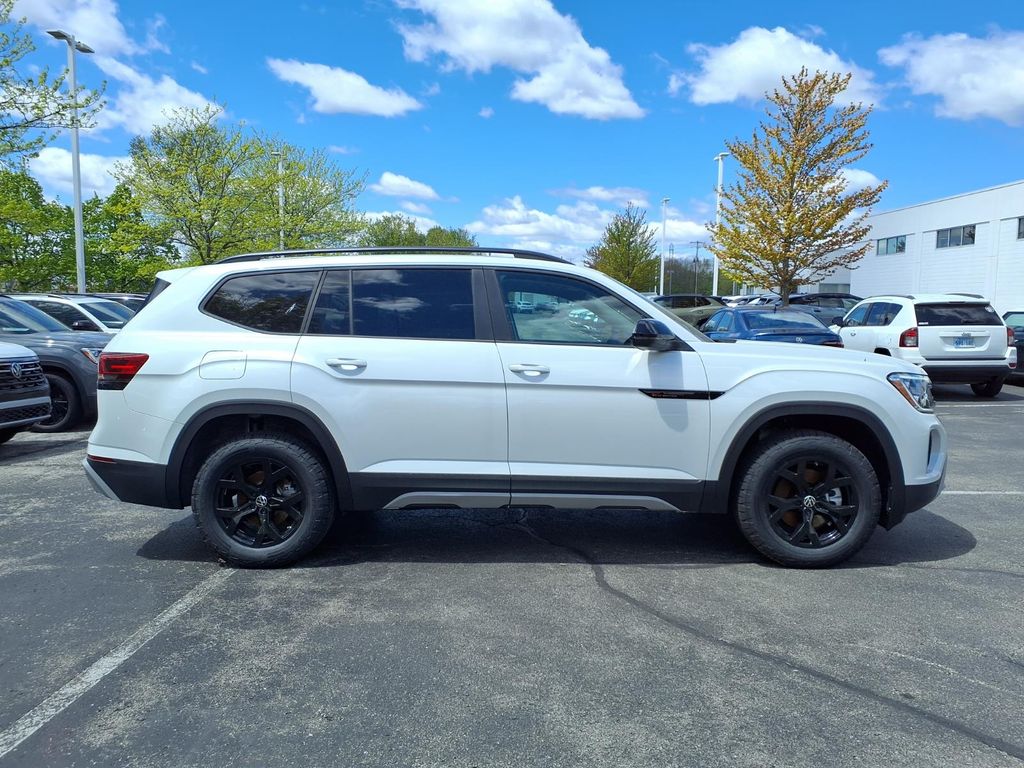 New 2026 Opal White Pearl Volkswagen 2.0T Peak Edition image 3