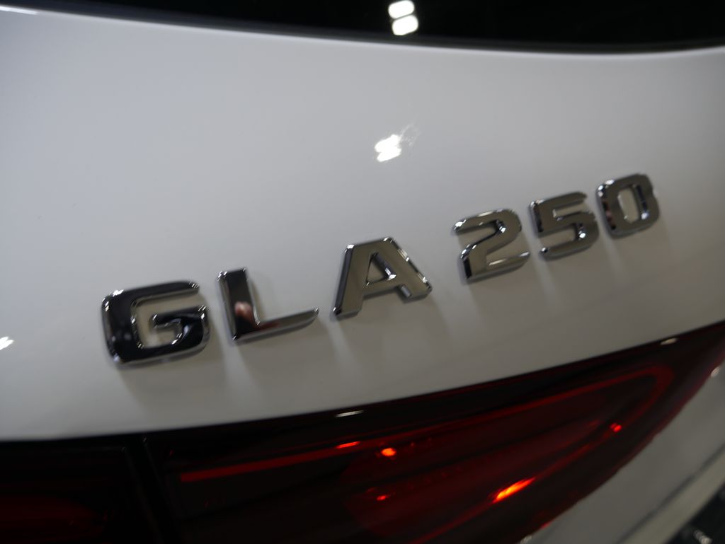 Thumbnail: 2026 Mercedes-Benz GLA - 9