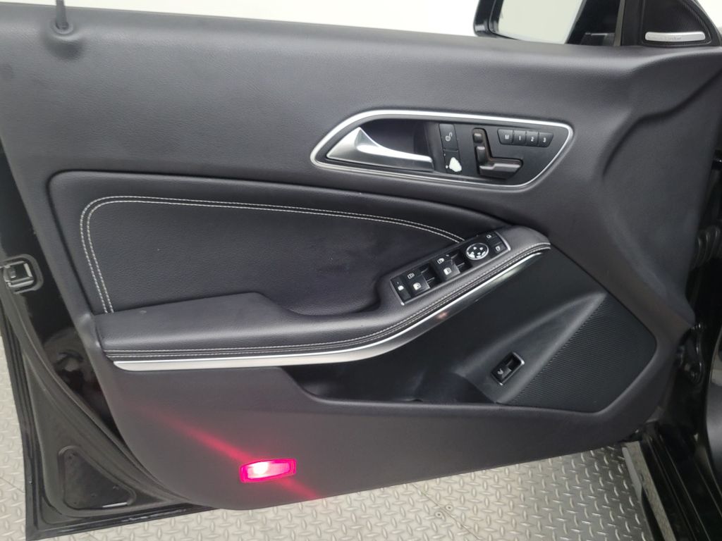 Thumbnail: 2016 Mercedes-Benz CLA - 29