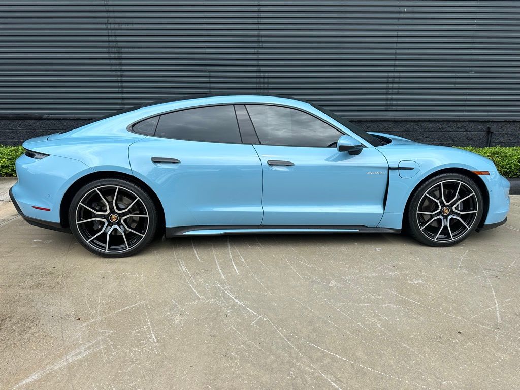 Thumbnail: 2023 Porsche Taycan - 10