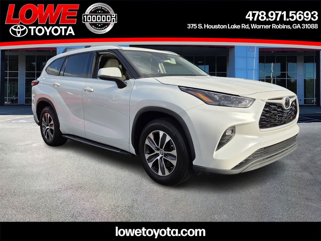 2022 Toyota Highlander XLE FWD