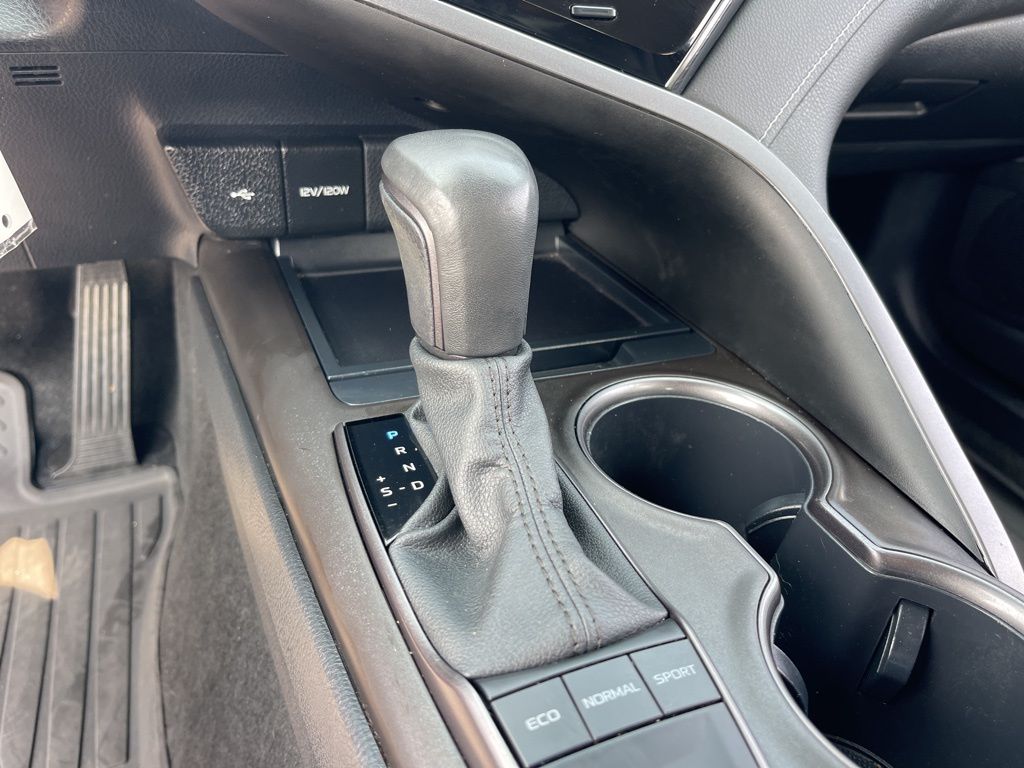 Camry SE