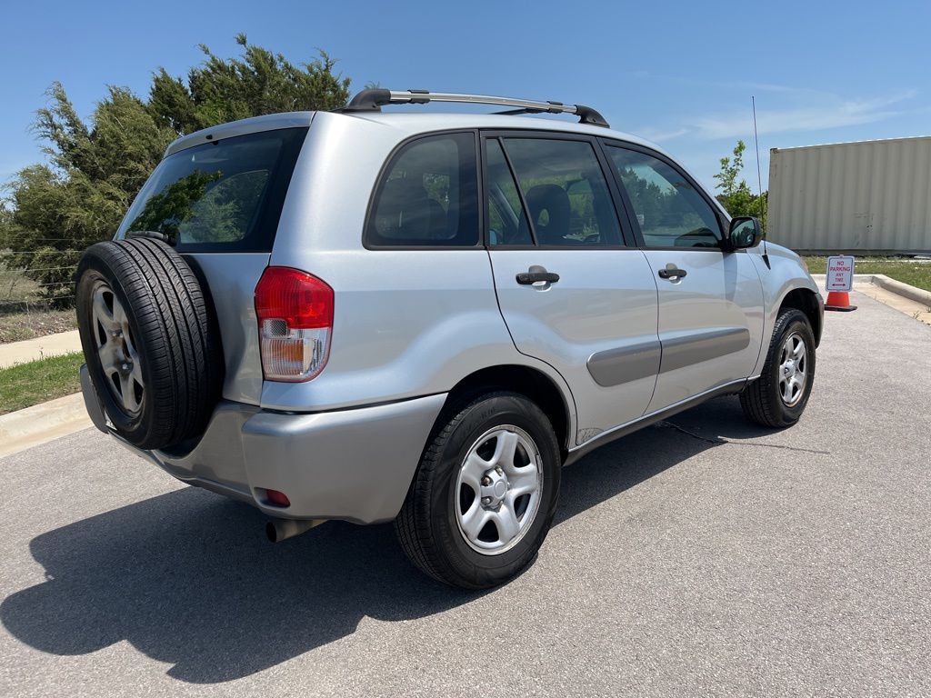 2003 Toyota RAV4 Base 4