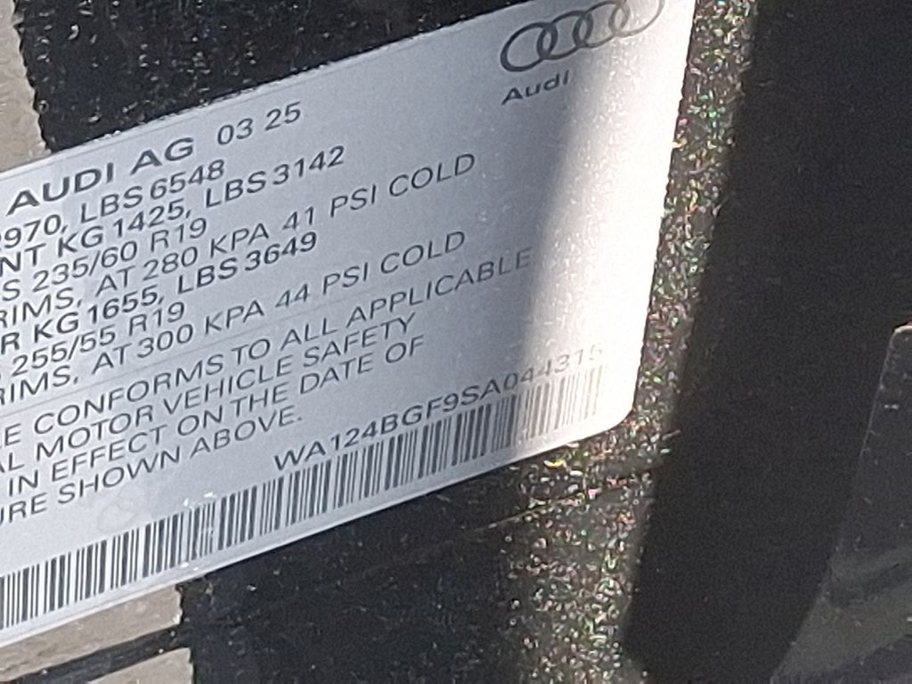 2025 Audi e-tron Premium 21