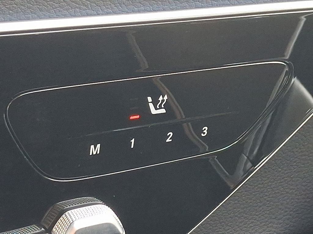 Thumbnail: 2025 Mercedes-Benz E-Class - 24