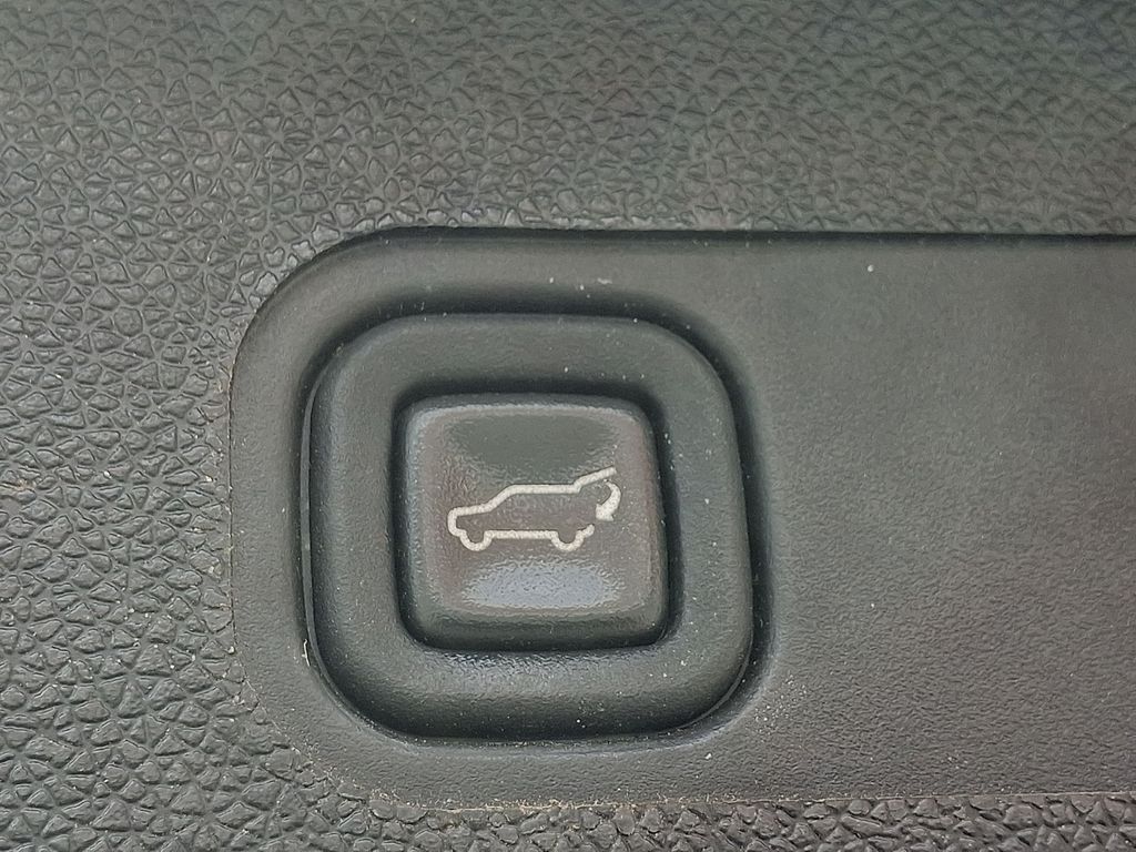 Thumbnail: 2012 Chevrolet Suburban - 29