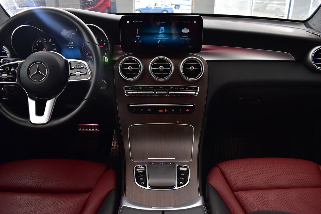Thumbnail: 2022 Mercedes-Benz GLC - 25