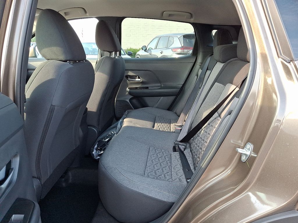 Thumbnail: 2025 Nissan Kicks - 5