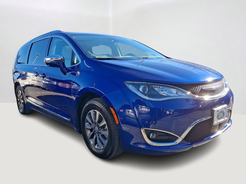 2020 Chrysler Pacifica Hybrid Limited 3