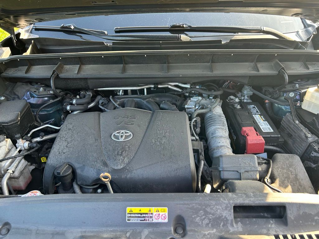 2021 Toyota Highlander LE 11