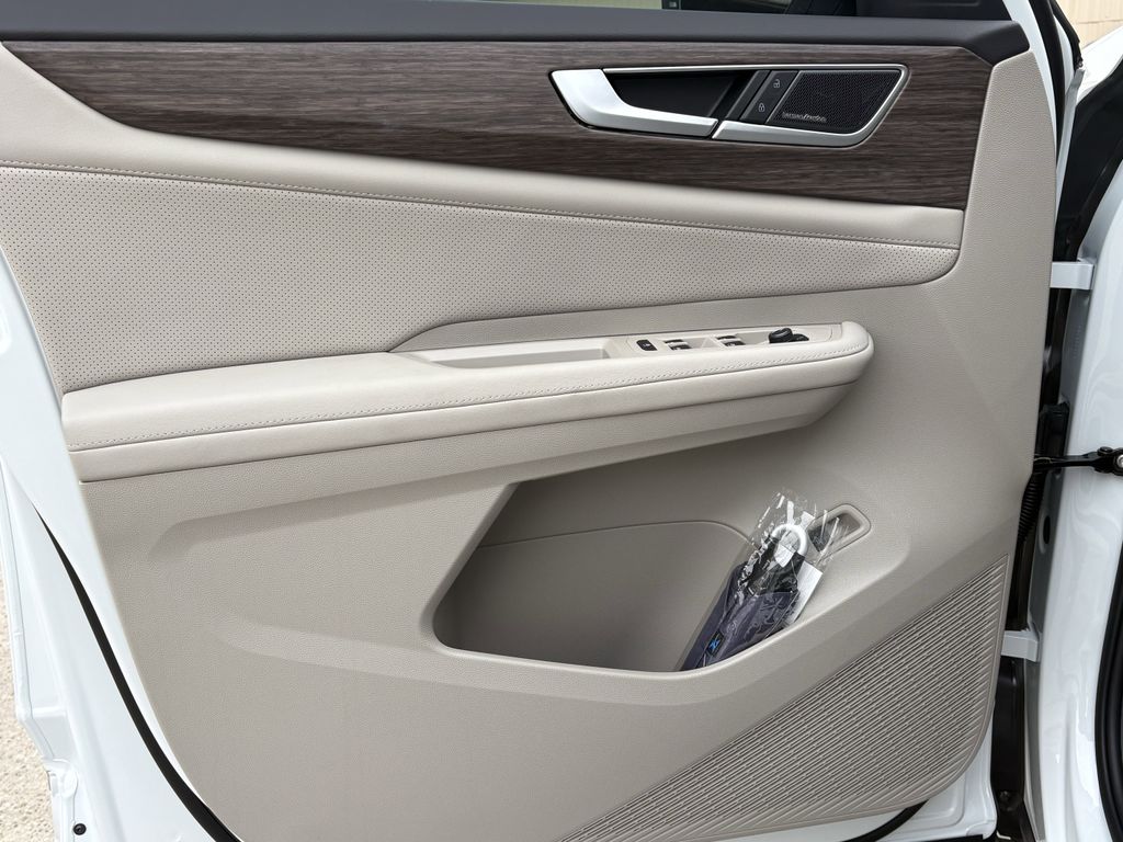 New 2026 White Volkswagen 2.0T SEL Premium R-Line image 10