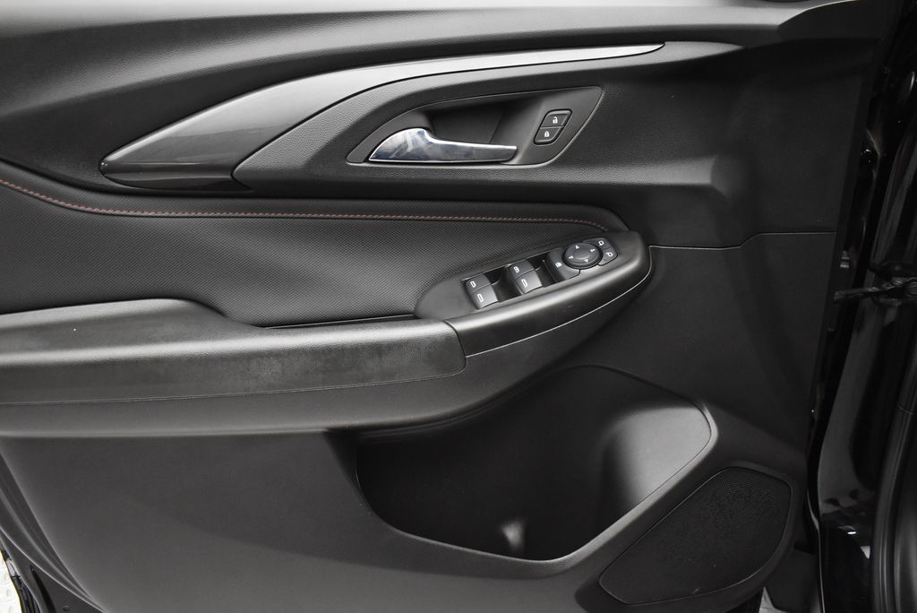 Thumbnail: 2023 Chevrolet TrailBlazer - 11