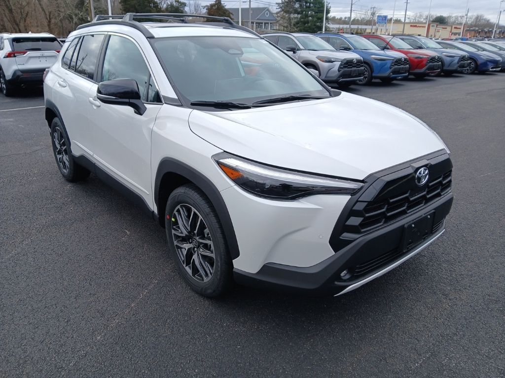 2026 Toyota Corolla Cross XLE's photo