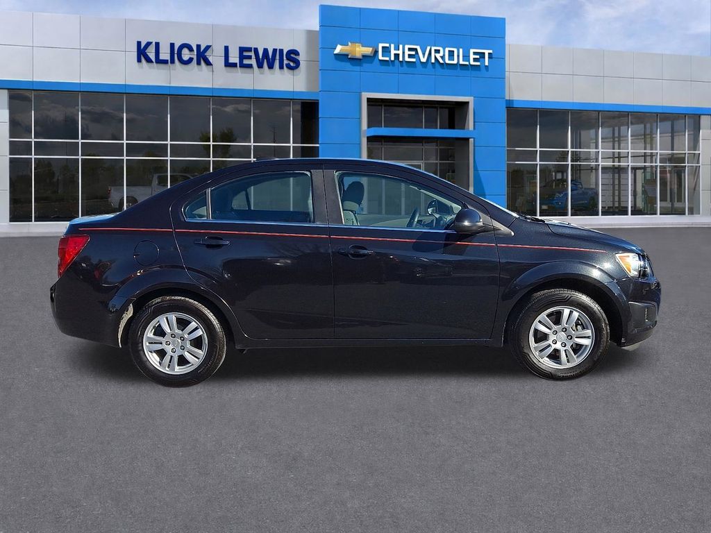 2015 Chevrolet Sonic LT - 8