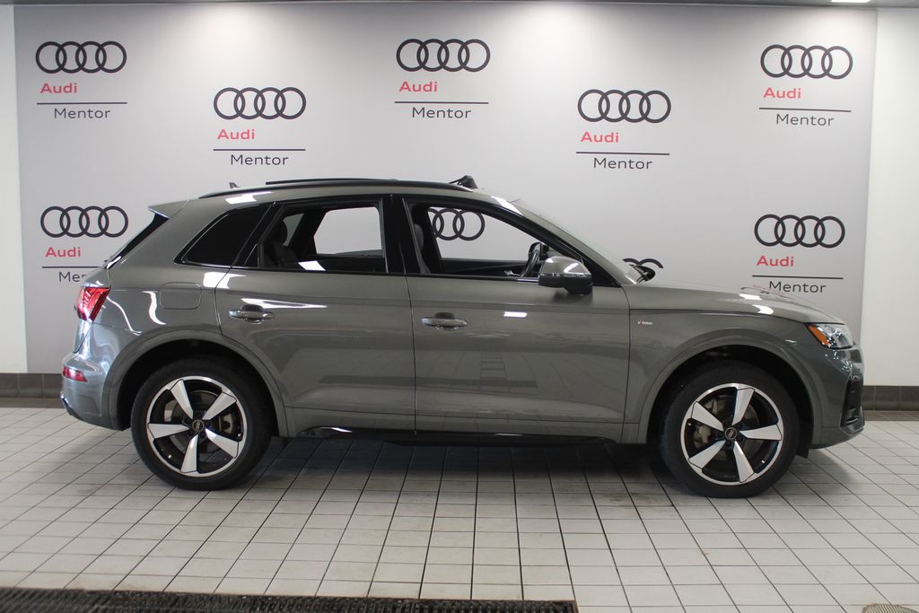 Thumbnail: 2023 Audi Q5 - 7