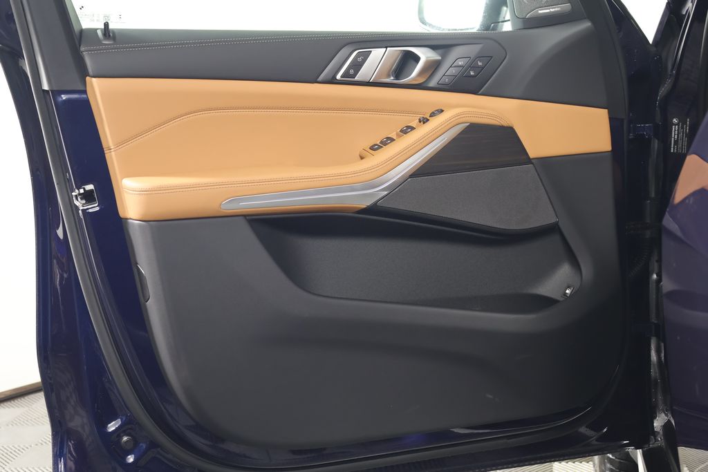 2025 BMW X5 xDrive50e 7