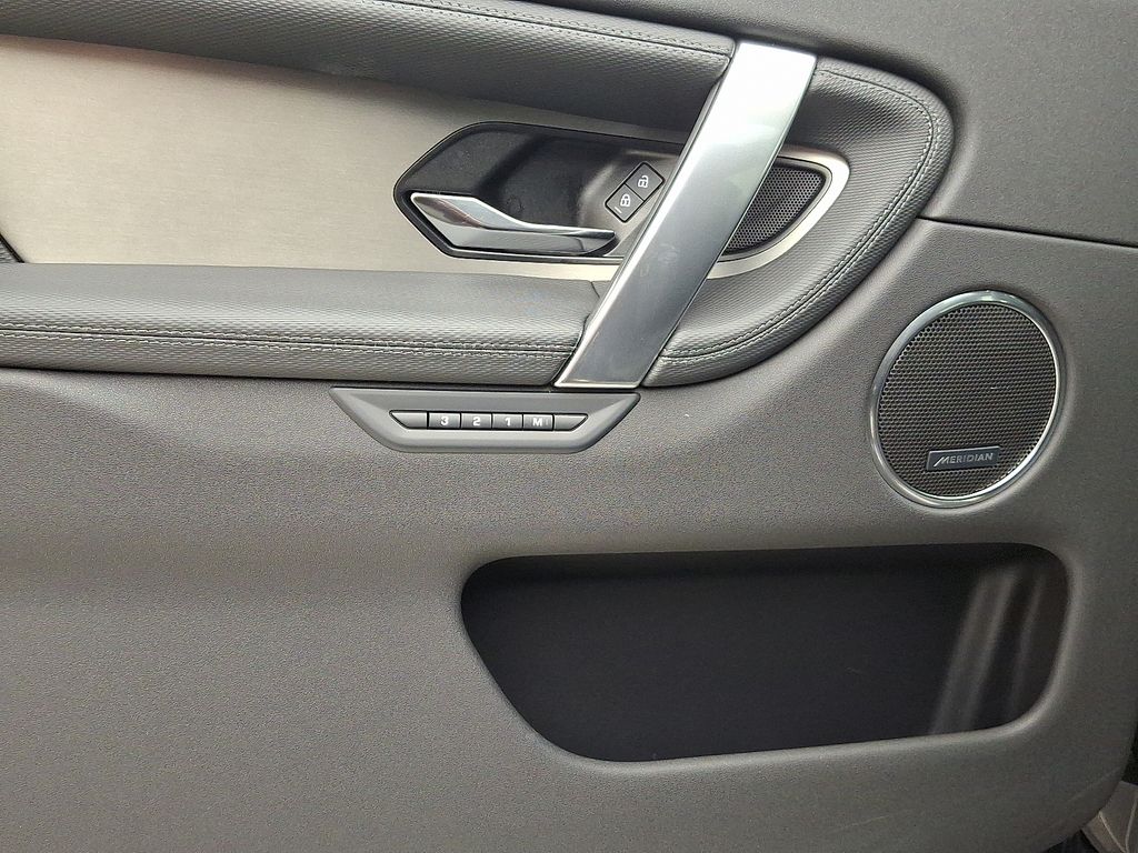 Thumbnail: 2025 Land Rover Discovery Sport - 13