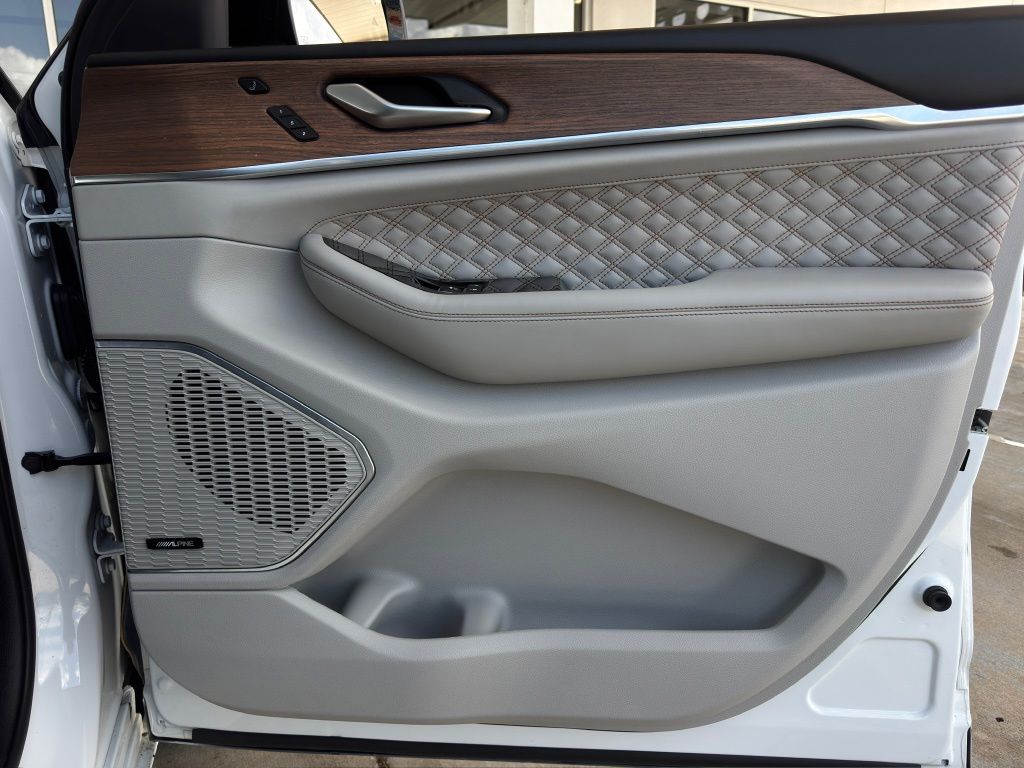 2023 Jeep Grand Cherokee L Summit White at Gullo Toyota